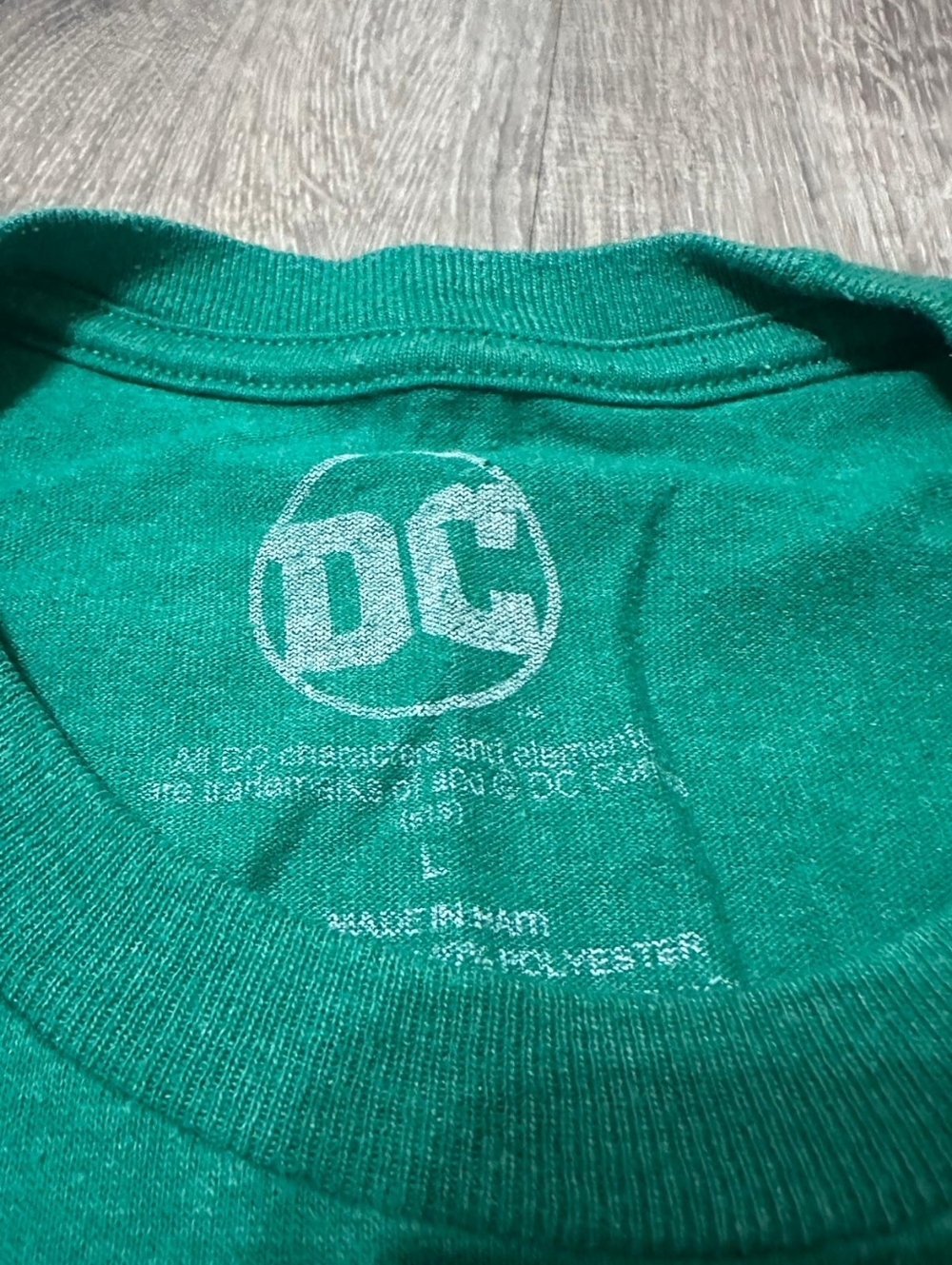 DC Green Lantern Distressed Logo Tee - Green - Picture 3 of 5